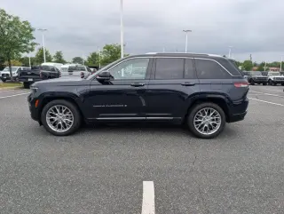 Jeep Grand Cherokee 2023 4x4 Summit 4xe 4dr SUV