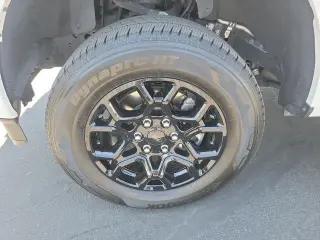 Ford F-150 2023 4x4 Platinum 4dr SuperCrew 6.5 ft. SB