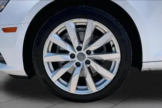 Audi A4 2017 2.0T ultra Premium 4dr Sedan