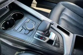 Audi A4 2017 2.0T ultra Premium 4dr Sedan