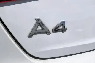 Audi A4 2017 2.0T ultra Premium 4dr Sedan