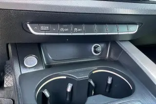 Audi A4 2017 2.0T ultra Premium 4dr Sedan