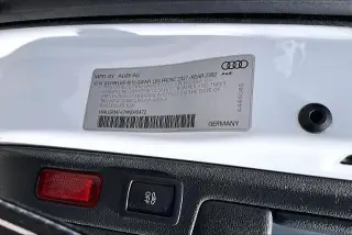 Audi A4 2017 2.0T ultra Premium 4dr Sedan