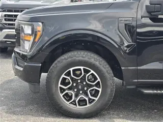 Ford F-150 2023 4x4 Platinum 4dr SuperCrew 5.5 ft. SB