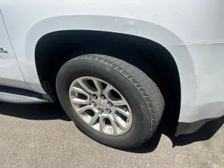 GMC Yukon XL 2016 4x2 SLE 4dr SUV