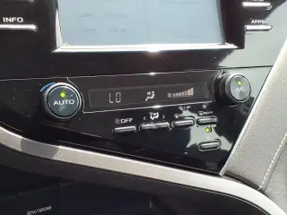 Toyota Camry 2018 SE 4dr Sedan