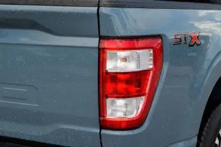 Ford F-150 2023 4x2 XL 4dr SuperCrew 5.5 ft. SB