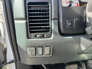 Nissan Titan 2012 4x4 SV 4dr Crew Cab SWB Pickup