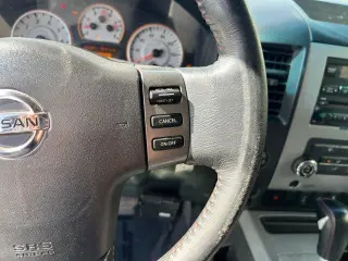 Nissan Titan 2012 4x4 SV 4dr Crew Cab SWB Pickup
