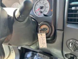 Nissan Titan 2012 4x4 SV 4dr Crew Cab SWB Pickup