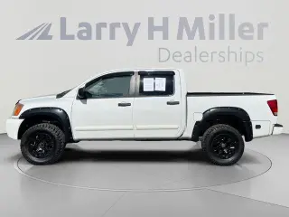 Nissan Titan 2012 4x4 SV 4dr Crew Cab SWB Pickup