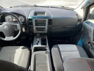 Nissan Titan 2012 4x4 SV 4dr Crew Cab SWB Pickup