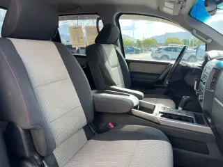 Nissan Titan 2012 4x4 SV 4dr Crew Cab SWB Pickup