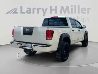 Nissan Titan 2012 4x4 SV 4dr Crew Cab SWB Pickup