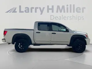 Nissan Titan 2012 4x4 SV 4dr Crew Cab SWB Pickup