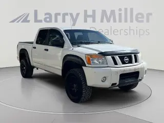 Nissan Titan 2012 4x4 SV 4dr Crew Cab SWB Pickup