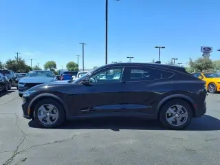 Ford Mustang Mach-E 2023 Select 4dr SUV