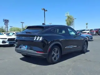 Ford Mustang Mach-E 2023 Select 4dr SUV