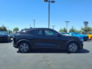 Ford Mustang Mach-E 2023 Select 4dr SUV