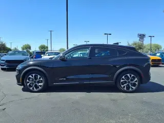 Ford Mustang Mach-E 2025 AWD Select 4dr SUV