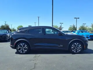 Ford Mustang Mach-E 2025 AWD Select 4dr SUV