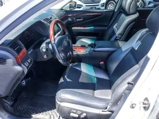 Lexus LS 460 2008 4dr Sedan