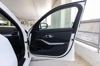 BMW 3 Series 2021 330e 4dr Sedan