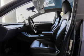 Tesla Model Y 2023 AWD Long Range 4dr Crossover