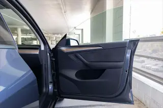 Tesla Model Y 2023 AWD Long Range 4dr Crossover
