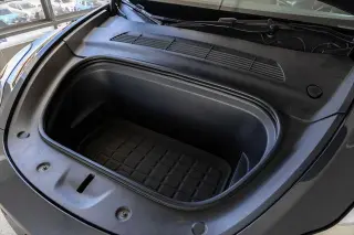 Tesla Model Y 2023 AWD Long Range 4dr Crossover