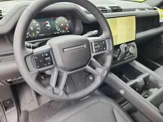 2026 Land Rover Defender 110