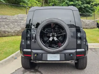 2026 Land Rover Defender 110