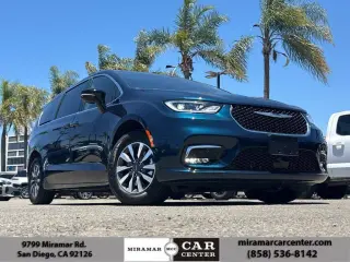 2025 Chrysler Pacifica Hybrid Select