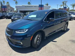 2025 Chrysler Pacifica Hybrid Select