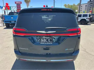 2025 Chrysler Pacifica Hybrid Select