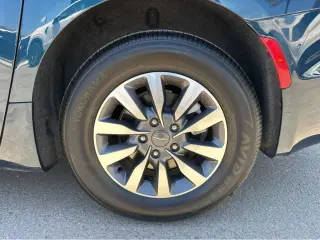 2025 Chrysler Pacifica Hybrid Select