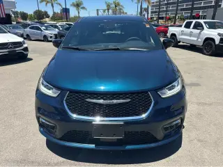 2025 Chrysler Pacifica Hybrid Select