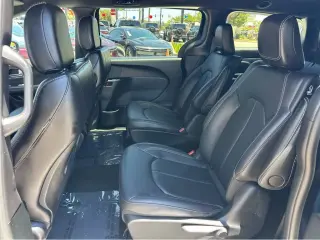 2025 Chrysler Pacifica Hybrid Select