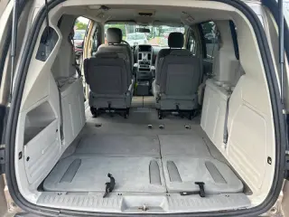 2009 Chrysler Town and Country LX
