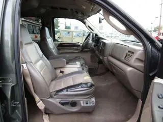 2004 FORD EXCURSION