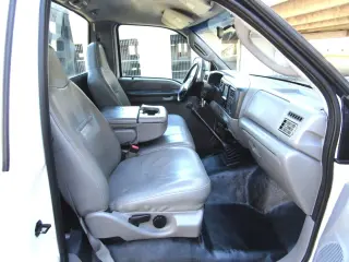 2003 FORD F350 SUPER DUTY REGULAR CAB & CHASSIS