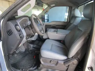 2016 FORD F350 SUPER DUTY REGULAR CAB & CHASSIS