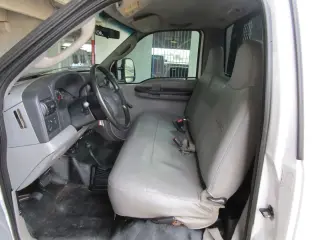 2005 FORD F550 SUPER DUTY REGULAR CAB & CHASSIS