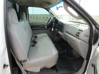 2005 FORD F550 SUPER DUTY REGULAR CAB & CHASSIS