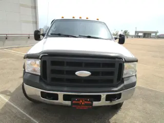 2005 FORD F550 SUPER DUTY REGULAR CAB & CHASSIS