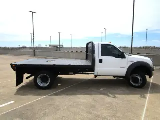 2005 FORD F550 SUPER DUTY REGULAR CAB & CHASSIS