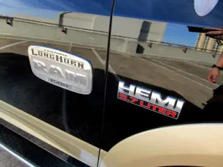 2013 RAM 1500 CREW CAB