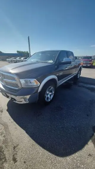 2016 RAM 1500 CREW CAB