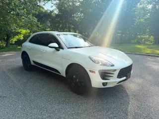 2017 PORSCHE MACAN
