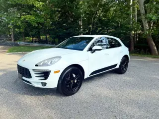 2017 PORSCHE MACAN